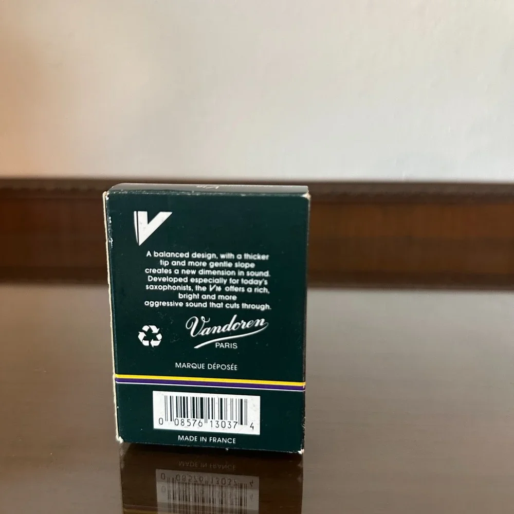 Vandoren Saxophone Soprano V16 Reeds Strength 4, SR704 Box of 9 - Picture 4 of 5